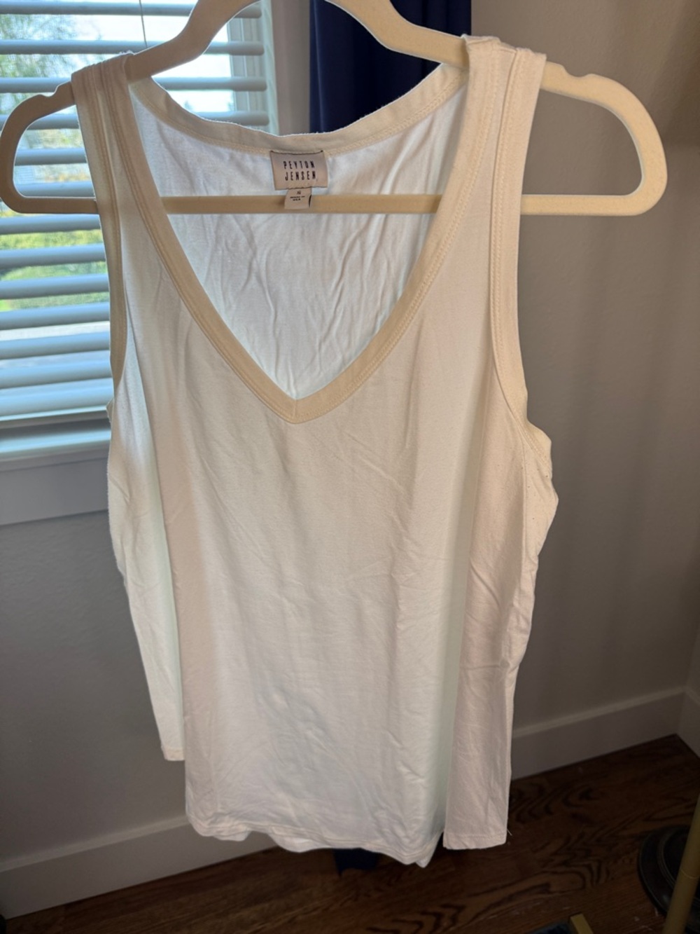 Casual White V-Neck Tank Top